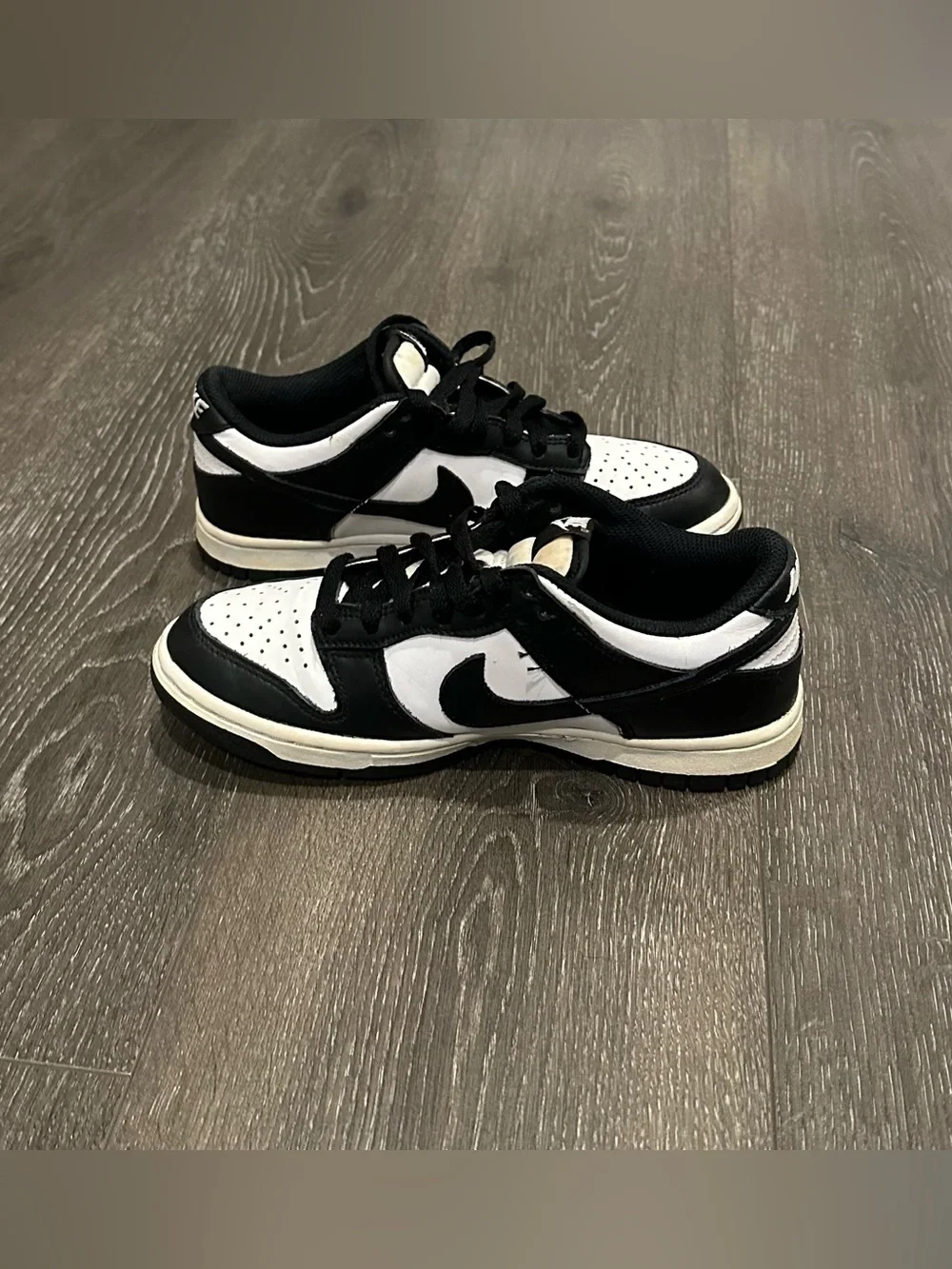 Nike Kids Black and White Dunk  Low-Panda Unisex Sneakers  size 4.5Y